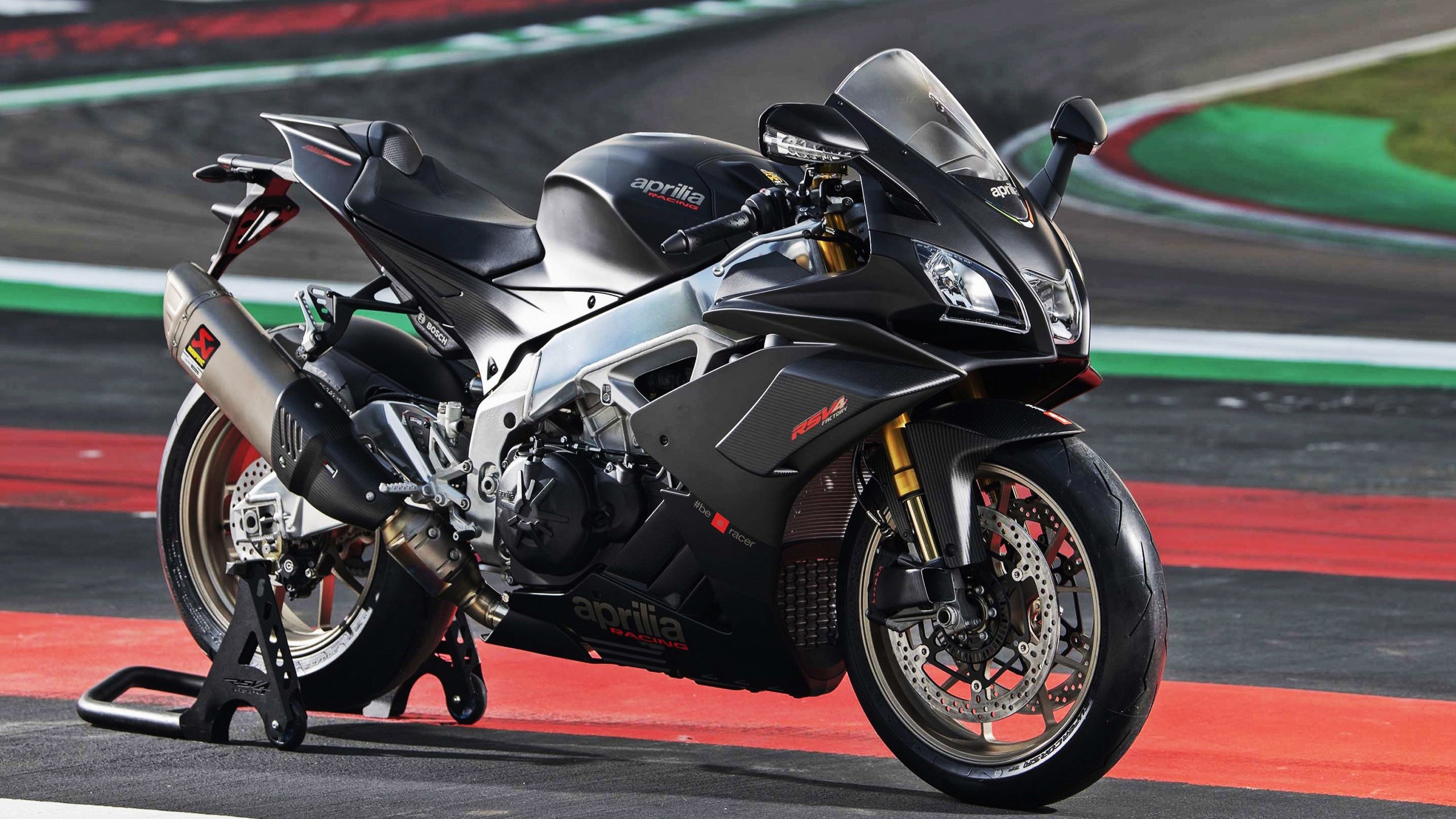 AYX SPORTS-荷兰男队水球快攻效率提升明显，荷兰队手球