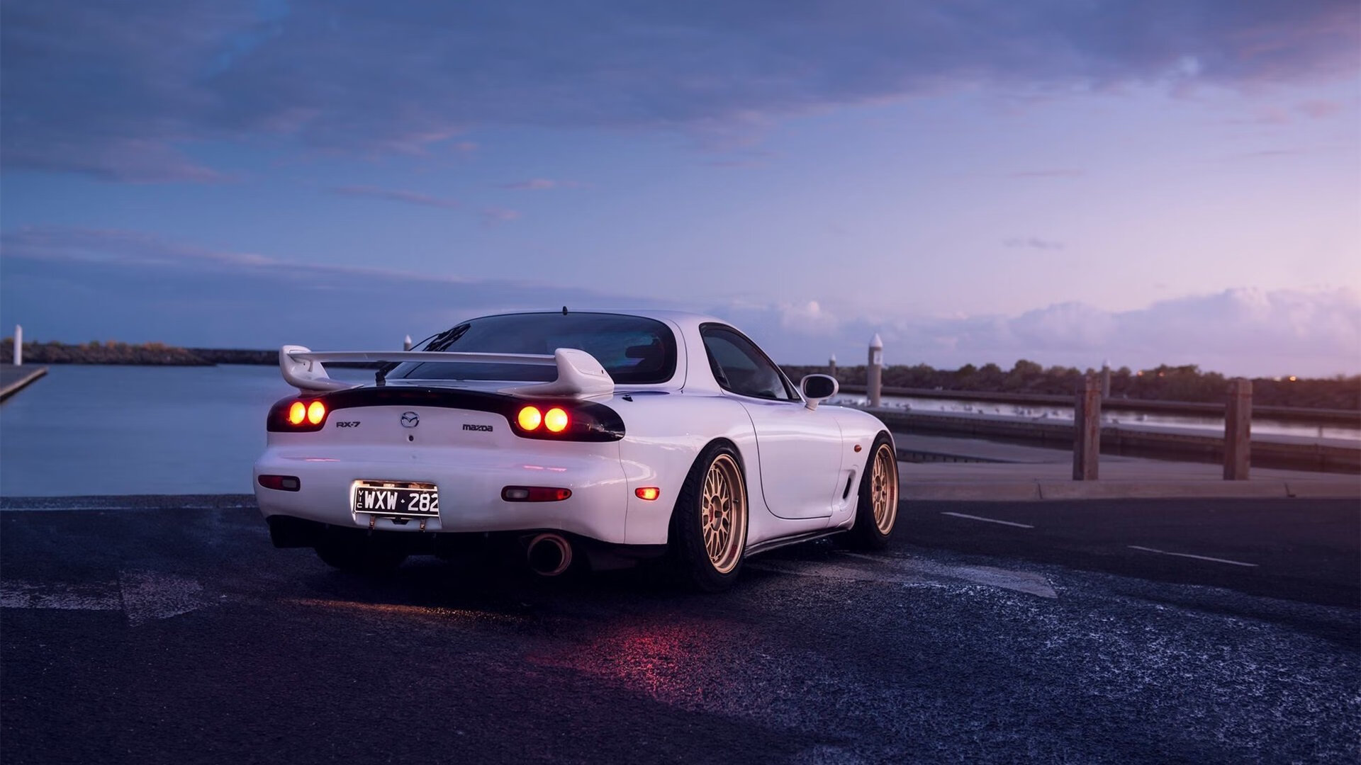 西班牙青年队在欧洲青少年赛事中表现出色，潜力无限